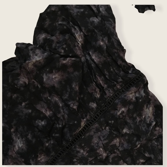 American Eagle Tie-Dye Black/Grey Casual Cold Shoulder Long Sleeve  Button UpTop - Picture 3 of 5